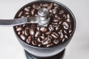 Navigating the World of Specialty Coffee Roasting at Home