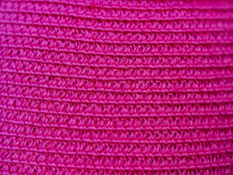 Understanding the Difference Between Knit and Woven Fabrics